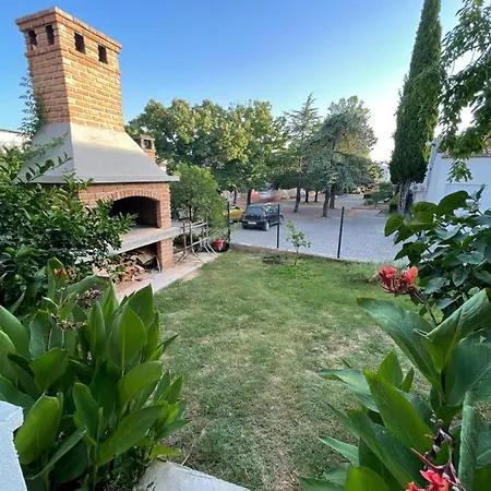 Apartment Holiday Zadar דירה זאדאר