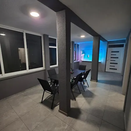 Apartment Holiday Zadar *