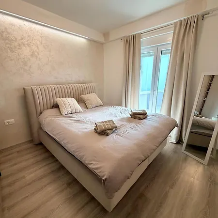 Apartment Holiday Zadar * זאדאר