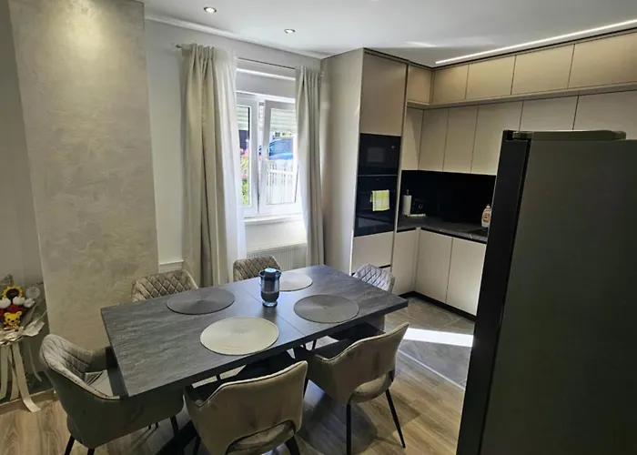 شقة Apartment Holiday Zadar